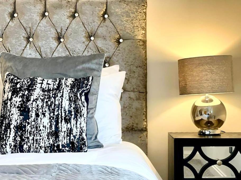 Apartment Stylish Urban Escape Bay Free Parking Cardiff